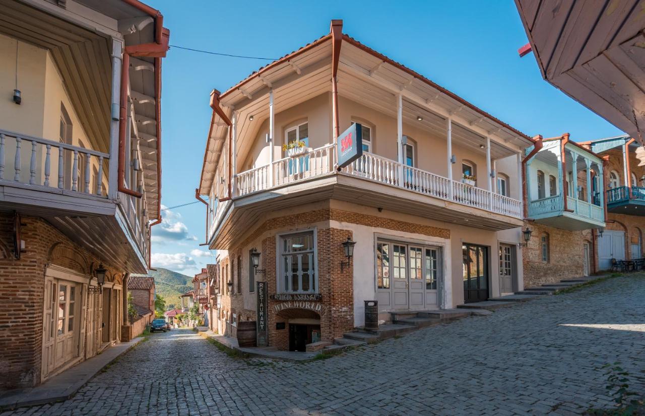 Hotel History • Სასტუმრო Ისტორია Сигнахи Экстерьер фото